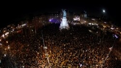 Masa mengahadiri demonstrasi di Place de la Republique in Paris, Prancis, pada 19 Februari 2019, untuk memprotes gerakan antisemitisme yang meningkat di negara tersebut. (Foto: Reuters/Philippe Wojazer)