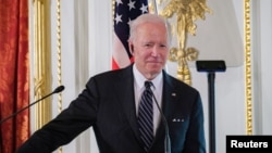 美国总统拜登23日在日本出席记者会 