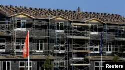 Federal Housing Finance Agency, Lembaga Pemerintah Amerika untuk Pembiayaan Rumah, disingkat FHFA, hari Selasa (22/12) mengatakan harga rumah di Amerika naik 0,5 persen bulan Oktober. (Foto: ilustrasi)