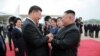 지난 6월 평양을 방문한 시진핑 중국 국가주석이 김정은 북한 국무위원장의 공항 영접을 받았다.