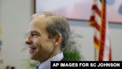 Fisk Johnson, Ketua dan CEO SC Johnson, saat membuka pusat teknologi SC Johnson di Gateway Technical college, 12 Februari 2013 di Sturtevant, Wis. 