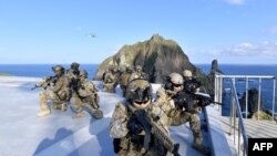 한국 해군이 지난 2019년 독도(일본명 다케시마) 방어 훈련을 진행하고 있다. (자료사진)