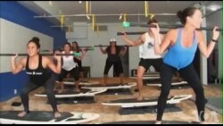 美国万花筒：沙上健身加倍燃烧卡路里