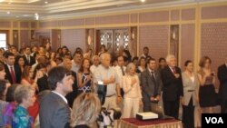  Sülh Korpusunun son könüllüləri Azərbaycanda -2014-cü il (Mənbə: VOA) 