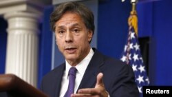 Tony Blinken, wakil penasihat keamanan nasional Gedung Putih, menjelaskan sanksi baru Barat terhadap Rusia (foto: dok). 