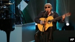 FILE - Musician Jose Feliciano performs during the Library of Congress Gershwin Prize ceremony on March 13, 2019, in Washington, D.C. Feliciano is celebrating 50 years of his beloved Spanish/English Christmas song 'Feliz Navidad' by releasing a new versio