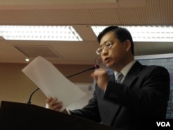 国民党籍立委吴育升3月20日在立法院 （美国之音申华拍摄）