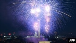 Fireworks illuminate the sky above the Lincoln Memorial on the National Mall during Independence Day celebrations in Washington, July 4, 2021. 