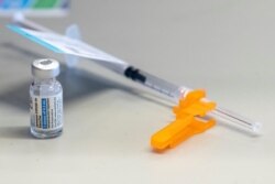 Vaksin COVID-10 Johnson & Johnson di OSU Wexner Medical Center, Columbus, Ohio, AS 2 Maret 2021. (REUTERS/Gaelen Morse/File Photo)