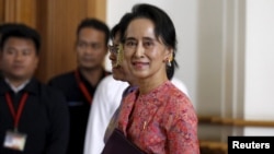 缅甸全国民主阵线领导人昂山素季参加缅甸新议会的开幕式。（2016年2月1日）