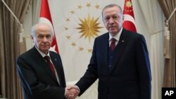 لە ساڵی 2015 هەتا ئێستا سەرۆککۆمار ڕەجەب تەیب ئەردۆغان و سەرۆکی پارتی نەتەوەپەرست مەهەپە، دەوڵەت باخچەلی، هاوپەیمانییەکی بەهێزی سیاسییان پێکهێناوە.