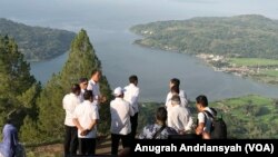 President Joko Widodo visited Sipinsur Geosite in Humbang Hasundutan District, North Sumatra, Monday, July 29 2019. (Anugrah Andriansyah/VOA)