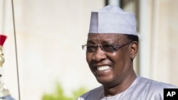 Le président du Tchad Idriss Deby Itno, avant une réunion à l'Elysée à Paris, 20 août 2016. 