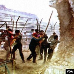 Penyerbuan masjid Babri tahun 1992 yang menewaskan sedikitnya 2.000 warga muslim.