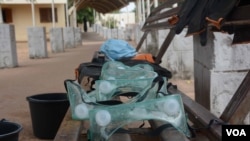 Protective glasses worn by medical staff are left to dry at the Fousseyni Dao Hospital in Gao, Mali, Oct. 28, 2014. (Katarina Höije/VOA)