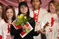 حنا مخملباف،در سال ۲۰۰۸ جایزه خرس بلورین «نسل ها» را از جشنواره فیلم برلین دریافت کرد