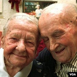 Emilie (96 tahun) dan Otto Kahl (97 tahun) telah menikah selama 75 tahun.