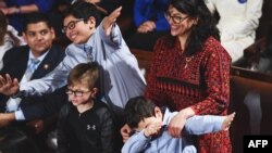 Anak Rashida Tlaib berpose 'dab'.