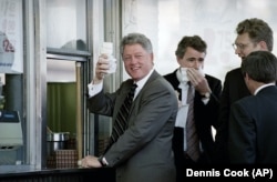 President Bill Clinton stopped at Leon's after a speech in 1994.