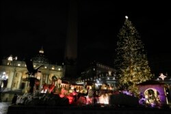 Alun-alun Santo Petrus di Vatikan, Jumat, 10 Desember 2021. (AP)