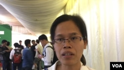 លោកស្រី ចក់ សុភាព នាយិការមជ្ឈមណ្ឌលសិទ្ធិមនុស្សកម្ពុជា (CCHR) ប្រាប់ VOA ថា ក្រោយបញ្ចប់កិច្ចពិភាក្សាពាក់ព័ន្ធនឹងសំឡេងយុវជនក្នុងនយោបាយកម្ពុជា កាលពីថ្ងៃទី៦ ខែកុម្ភៈ ឆ្នាំ២០១៧។