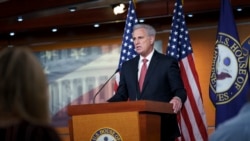 کیفن مک کارتی،‌ رهبر اقلیت جمهوریخواهان در مجلس نمایندگان ایالات متحده، گفته است که واشنگتن از همه امکانات و فرصت ها برای خروج امریکایی ها از افغانستان کار بگیرد