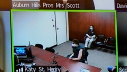 미시간주 로체스터힐스 52구역 법원에서 옥스퍼드 고교 총기 난사범 이선 크럼블리(화면 정중앙)에 대한 화상 기소 절차가 진행되고 있다.