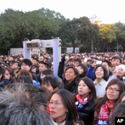 自发庆祝民众远多过往年