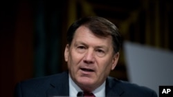 마이크 라운즈 공화당 상원의원.