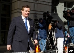 Paul Manafort, President Donald Trump's former campaign chairman, leaves the federal courthouse after his hearing in Washington, Feb. 28, 2018.