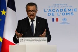 Direktur Jenderal WHO Tedros Adhanom Ghebreyesus berbicara saat pembukaan Akademi Organisasi Kesehatan Dunia di Lyon, Prancis tengah, Senin, 27 September 2021. (Foto: Denis Balibousevia AP)