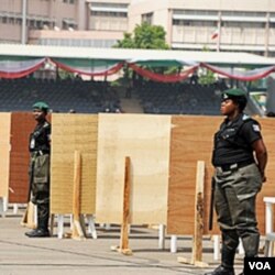 Penjagaan keamanan ketat dilakukan dalam rapat pemilihan awal Partai Demokratik Rakyat di Abuja, Kamis.