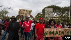 Wapinzani wakiandamana Lilongwe, Malawi Juni 4, 2019, kupinga matokeo ya uchaguzi.