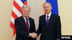 Američki savetnik za nacionalnu bezbednost Džon Bolton sa šefom ruskog Saveta bezbednosti Nikolajem Patruševom.