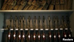 Senjata-senjata yang disita termasuk senapan serbu jenis Kalashnikov (foto: ilustrasi). 