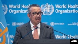 រូបឯកសារ៖ នៅក្នុង​រូប​ដែល​ចែកចាយ​ដោយ​អង្គការ​សុខភាព​ពិភពលោក កាលពី​ថ្ងៃទី២៩ ខែវិច្ឆិកា ឆ្នាំ២០២១ បង្ហាញពី​អគ្គនាយក​អង្គការ​សុខភាព​ពិភពលោក លោក Tedros Adhanom Ghebreyesus ថ្លែង​សុន្ទរកថា​ក្នុង​សម័យ​ប្រជុំ​ពិសេស​នៃ​សន្និបាត​សុខភាព​ពិភពលោក​នៅ​ទីក្រុង​ហ្សឺណែវ។