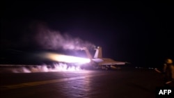 Američke i britanske snage pokreću nove napada na Hutije (Foto: Handout/US Central Command (CENTCOM)/ AFP) 