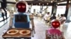 Robot Layani Pengunjung Restoran Irak