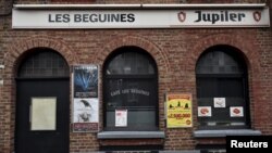 Le bar "Les Beguines", à Bruxelles, qui a appartenu aux frères Abdeslam. (REUTERS/Eric Vidal)