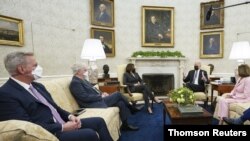 Presiden AS Joe Biden mengadakan pertemuan dengan sejumlah pemimpin Kongres di Gedung Putih, Washington, untuk membahas masalah infrastruktur. 