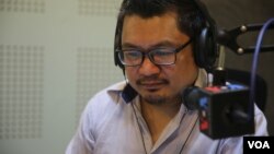 Ou Virak, president of Future Forum, a think tank group in Cambodia. (Leng Len/VOA Khmer)