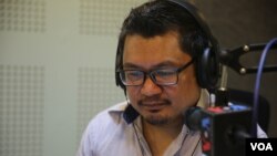 លោក ​អ៊ូ វីរៈ​ ប្រធាន​វេទិកា​អនាគត ​ដែល​ជា​ស្ថាប័ន​ស្រាវជ្រាវ​គោលនយោបាយ​ក្នុង​ប្រទេស​កម្ពុជា​។ (ឡេង ឡែន/VOA) 