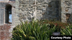 Experts hope to lure swallows back to Capistrano by playing recordings of cliff swallows in Nebraska in the mission’s courtyard. (Mission San Juan Capistrano)