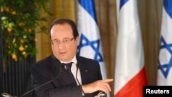 2013年11月17日法国总统奥朗德在耶路撒冷的记者会上发表讲话。
