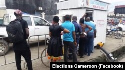 Inscriptions des électeurs sur les listes électorales en août 2017, à Douala, le 7 septembre 2017.