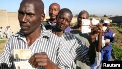 In this 2010 file photo, Kenyan prisoners line up to vote in Kenya's referendum in Naivasha. (REUTERS/Antony Gitonga/File photo)