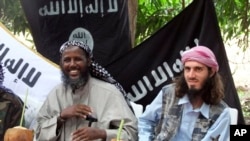 Mukhtar Robow, yang saat itu adalah pemimpin kelompok militan Somalia al-Shabab, tampak dalam sebuah konferensi pers di distrik Afgoye, Somalia. (Foto:dok) 