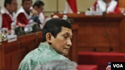 Presiden Direktur Freeport Indonesia, Maroef Sjamsuddin sedang memberikan keterangan pada sidang Majelis Kehormatan Dewan dalam kasus dugaan pelanggaran etik Ketua DPR Setya Novanto, di Jakarta hari Kamis 3/12 (VOA/Fathiyah).