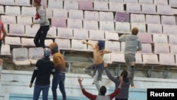 Des échauffourées ont eu lieu à la fin du match PSG et Club africain au stade de Tunis, en Tunisie, le 4 janvier 2017.