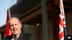 Menteri Pertahanan Australia, David Johnston dikeluarkan dari Kabinet Perdana Menteri Tony Abbott, Minggu (21/12)